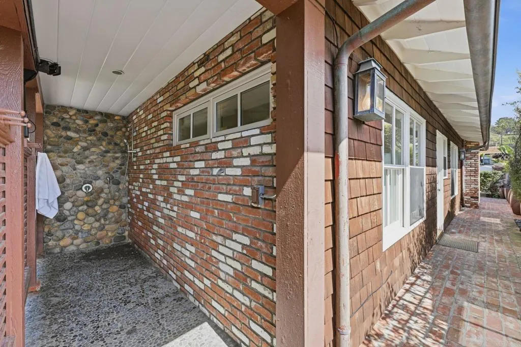 https://cdn.realtyfeed.com/cdn/127/306664357/4d06a9812ec80fb9a3393534cdac96ee.webp