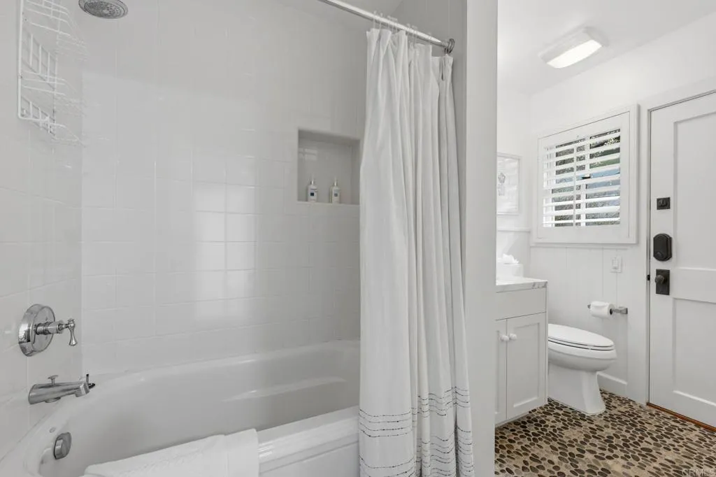 https://cdn.realtyfeed.com/cdn/127/306664357/a1705cc105fbd42529c16f4f55d4ad14.webp