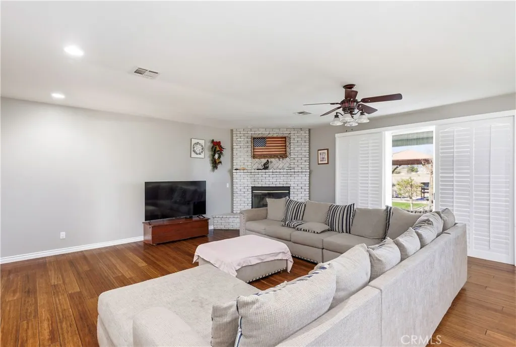 42561 25th, Lancaster, CA, 93536