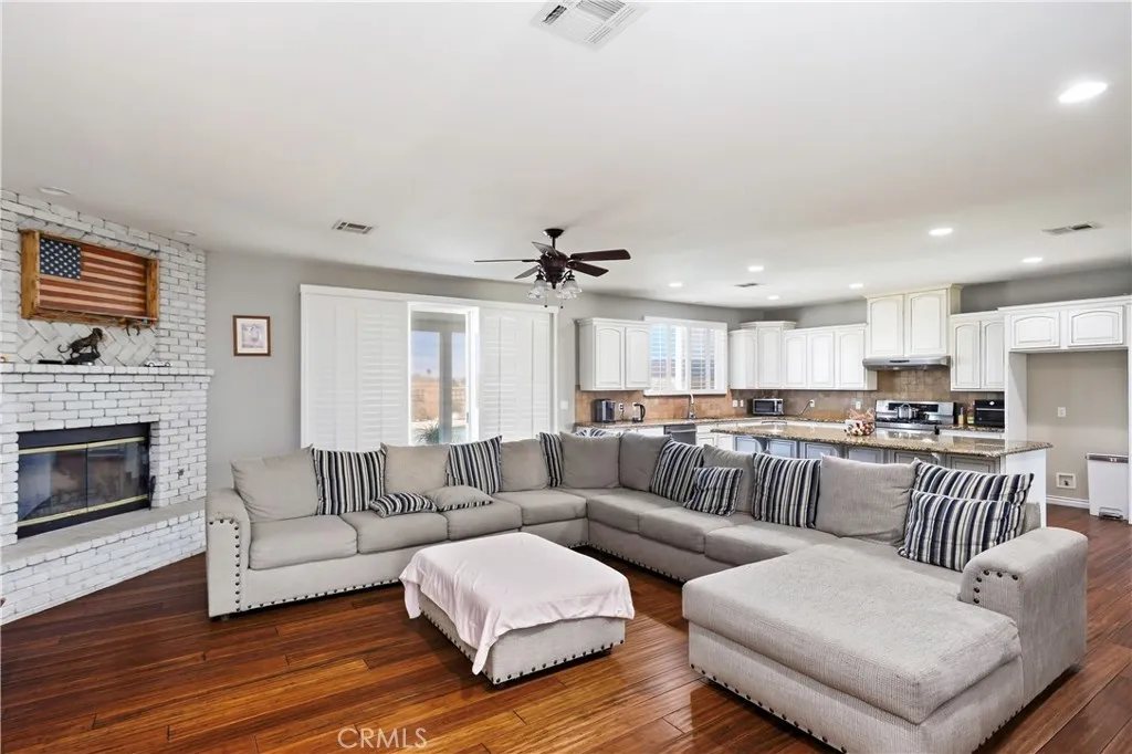 42561 25th, Lancaster, CA, 93536