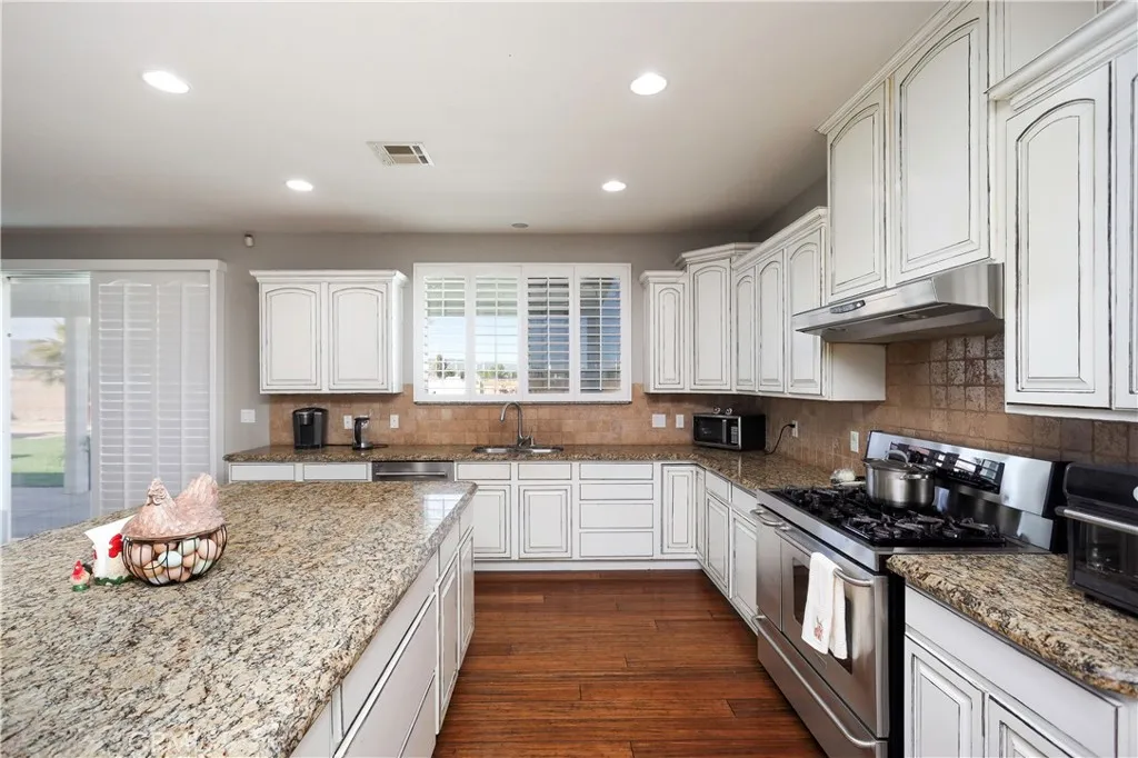 42561 25th, Lancaster, CA, 93536