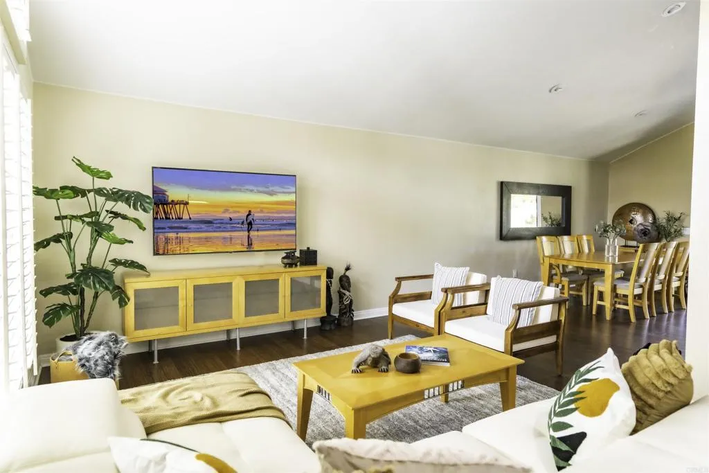 https://cdn.realtyfeed.com/cdn/127/306664447/7bc431e06c74c4037b83b8cbb7a61f8c.webp