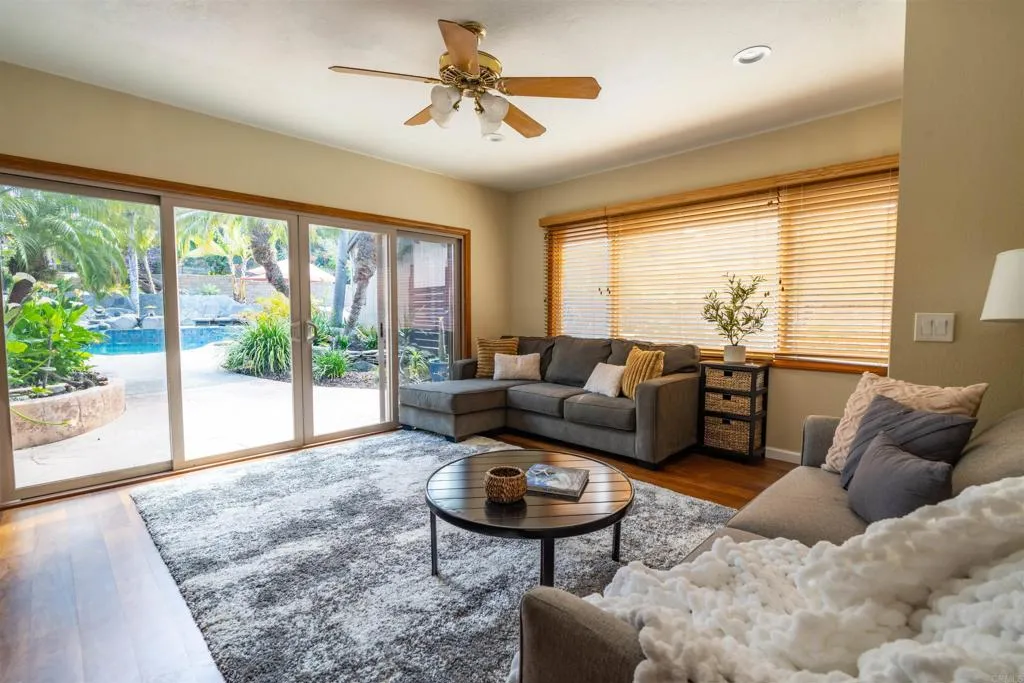 https://cdn.realtyfeed.com/cdn/127/306664447/7bf4ee5161fe3f2bd68de5b816800940.webp