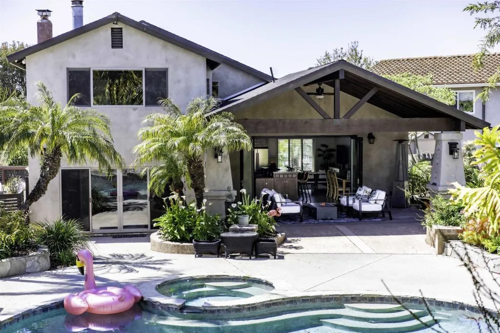 https://cdn.realtyfeed.com/cdn/127/306664447/a3584ff7f0be803c8d7ae7c6d6dd7dd1.webp
