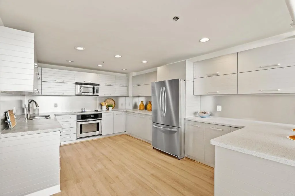 550 Seagaze Drive UNIT 29, Oceanside, CA, 92054