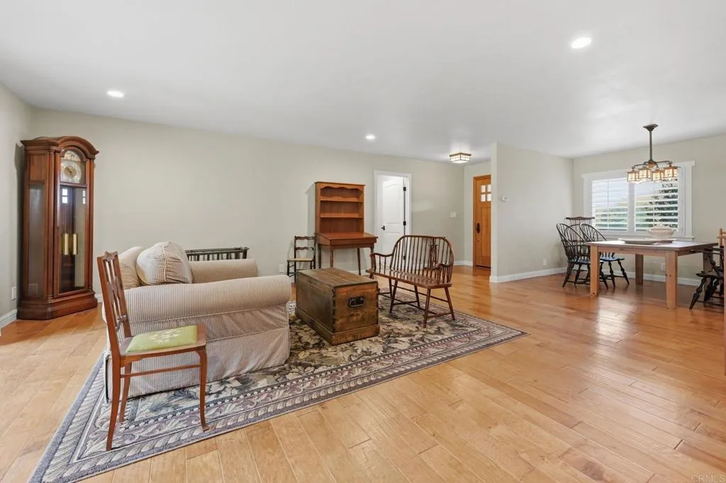 https://cdn.realtyfeed.com/cdn/127/306664596/1aa972a15d05e2158e73b57ae11f30da.webp