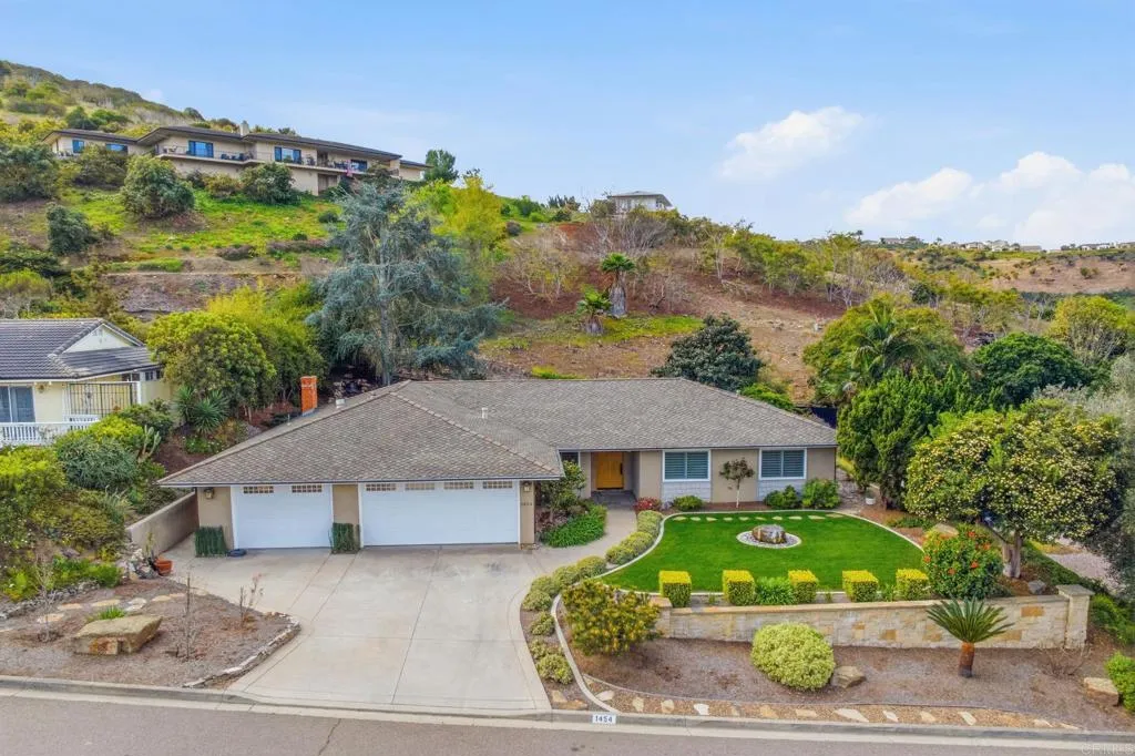 https://cdn.realtyfeed.com/cdn/127/306664596/935b914c9f215fd8b770ad5e48025f92.webp
