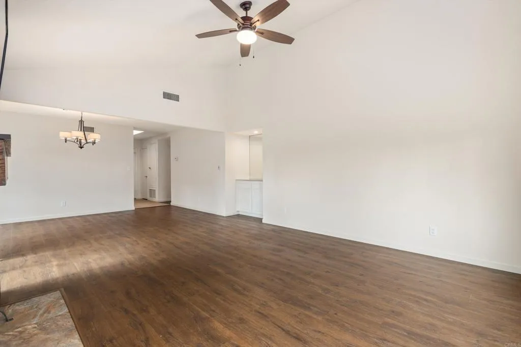 https://cdn.realtyfeed.com/cdn/127/306664619/50a17e9f35ce43328c4667db68a1bc9c.webp