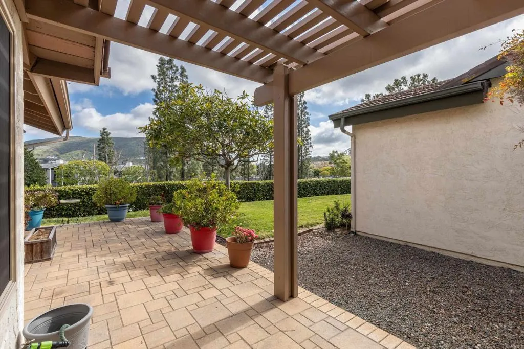 https://cdn.realtyfeed.com/cdn/127/306664619/88f8c0cd75375471bf27191261c9051c.webp