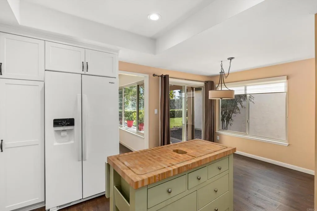 https://cdn.realtyfeed.com/cdn/127/306664619/b0f3cd820d39207d7c7958688d24d073.webp