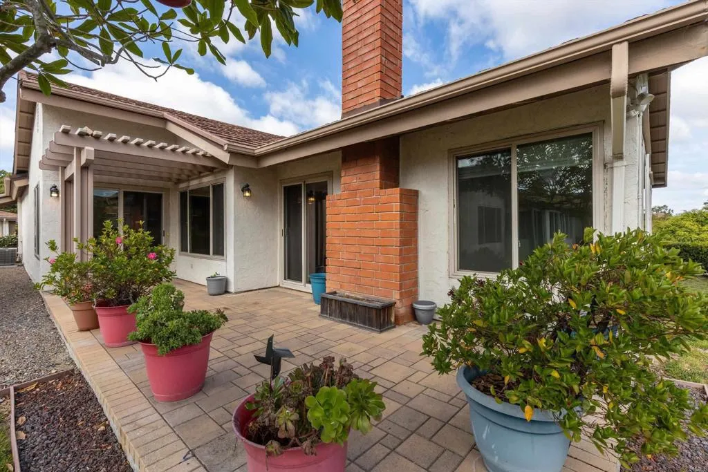 https://cdn.realtyfeed.com/cdn/127/306664619/b27330ce4333d8bcc68cd42279624618.webp