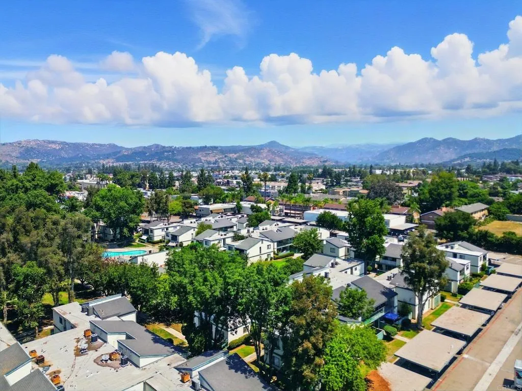 https://cdn.realtyfeed.com/cdn/127/306664683/a1a414d05bb9e993a0b983f996800af3.webp