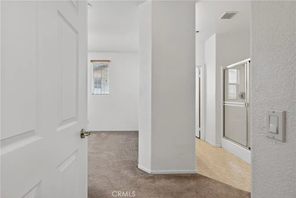 https://cdn.realtyfeed.com/cdn/127/306664705/4d2b23f29768cfba14343269927bc2bb.webp