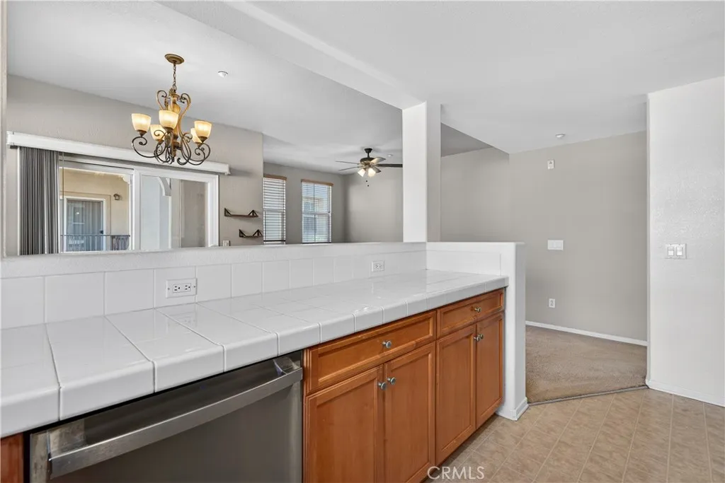 https://cdn.realtyfeed.com/cdn/127/306664705/635c697dcbc668bccf62e6f2a7d16535.webp