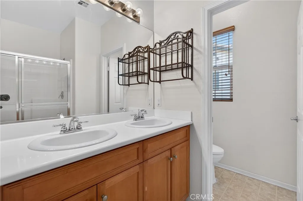 https://cdn.realtyfeed.com/cdn/127/306664705/b3806a5ba1d9316d9847bd09cd2ee6a0.webp