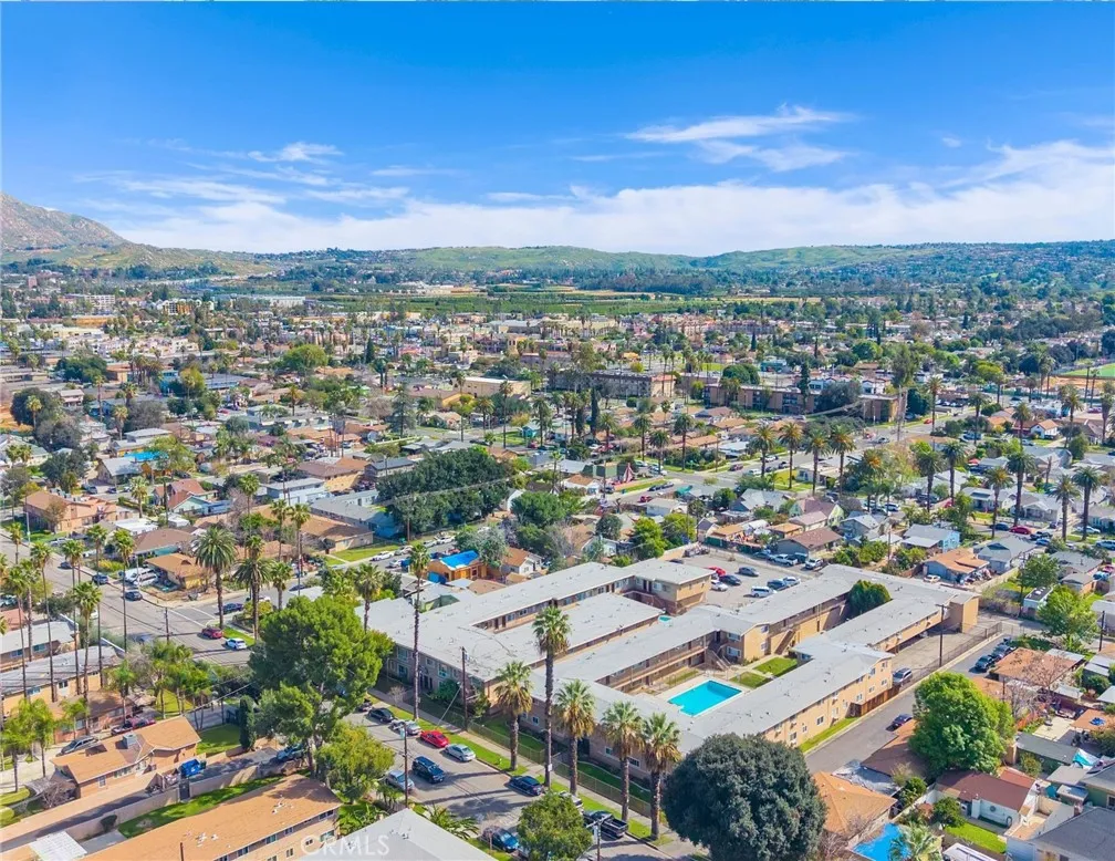 listing main picture