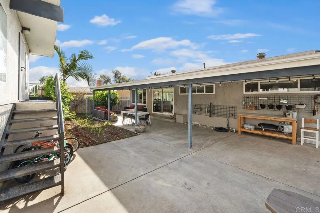https://cdn.realtyfeed.com/cdn/127/306664776/bed87d29cf87236025e88919ef5f4a75.webp