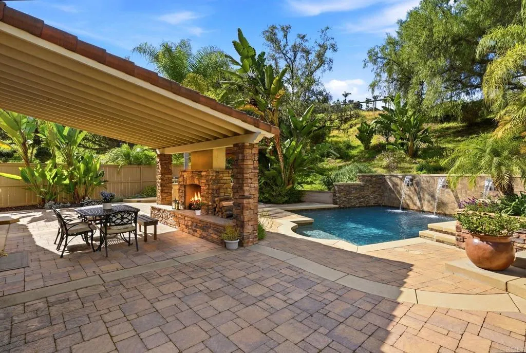 https://cdn.realtyfeed.com/cdn/127/306664934/204155d8b74ad0842f988ed91f25091e.webp