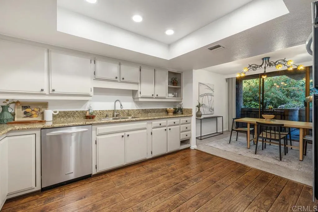 https://cdn.realtyfeed.com/cdn/127/306664949/85eb6c0c8bf29adfdac50888c00cbd63.webp
