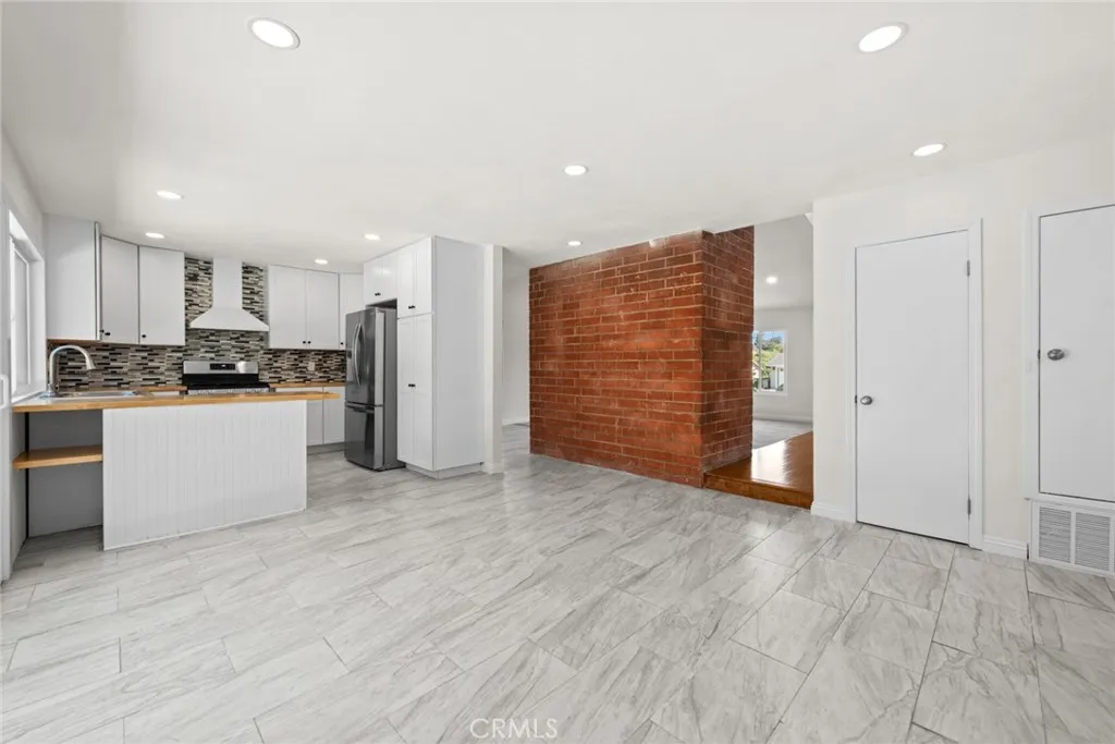 https://cdn.realtyfeed.com/cdn/127/306664992/34063d660cf1b07e72ebabe09c943a9a.webp