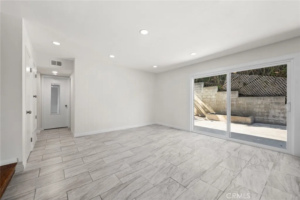 https://cdn.realtyfeed.com/cdn/127/306664992/39f8831dd040d084e6a8cdeba1b86206.webp