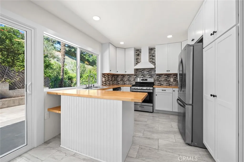 https://cdn.realtyfeed.com/cdn/127/306664992/7728fbd19b9a3fb9ca3f803ad28d5fb2.webp
