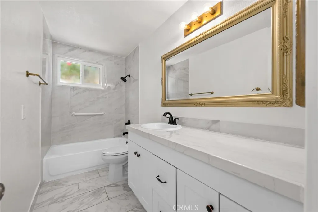https://cdn.realtyfeed.com/cdn/127/306664992/84fd5c4edaf8ef6081315bd08f6c1256.webp