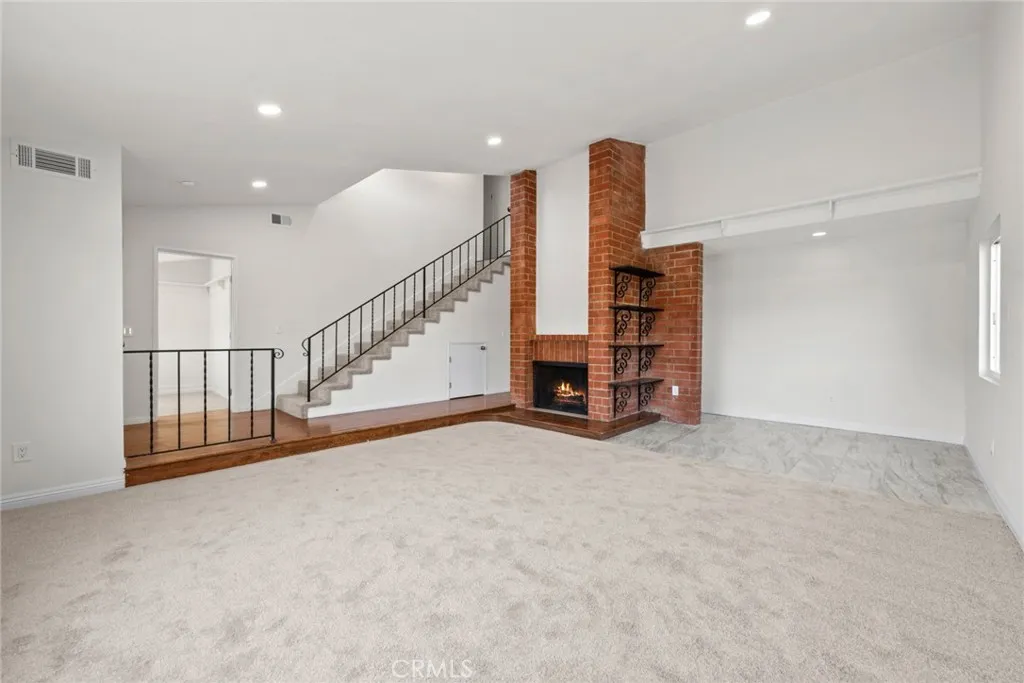 https://cdn.realtyfeed.com/cdn/127/306664992/c1ae01cc59d8e9e46e5b880263c8e70a.webp