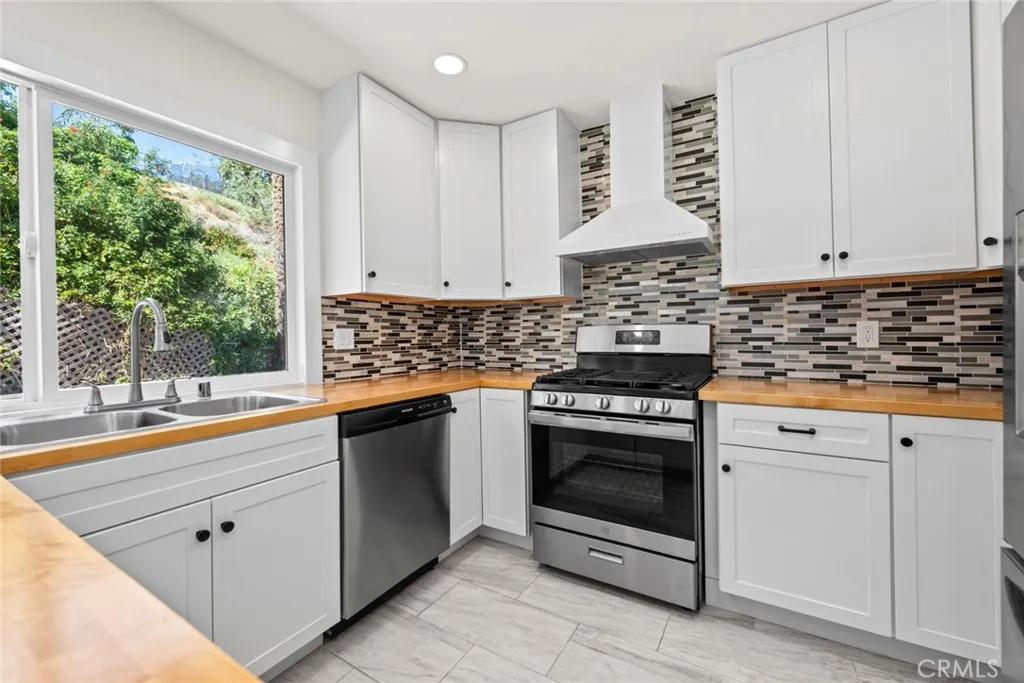 https://cdn.realtyfeed.com/cdn/127/306664992/c49ae24b3352d41509f07029b760775c.webp