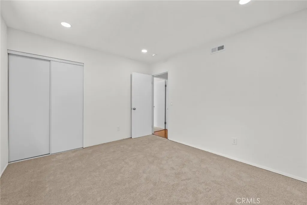 https://cdn.realtyfeed.com/cdn/127/306664992/ddfa9dd96731ba3d21d9dfb9d72cc7f4.webp