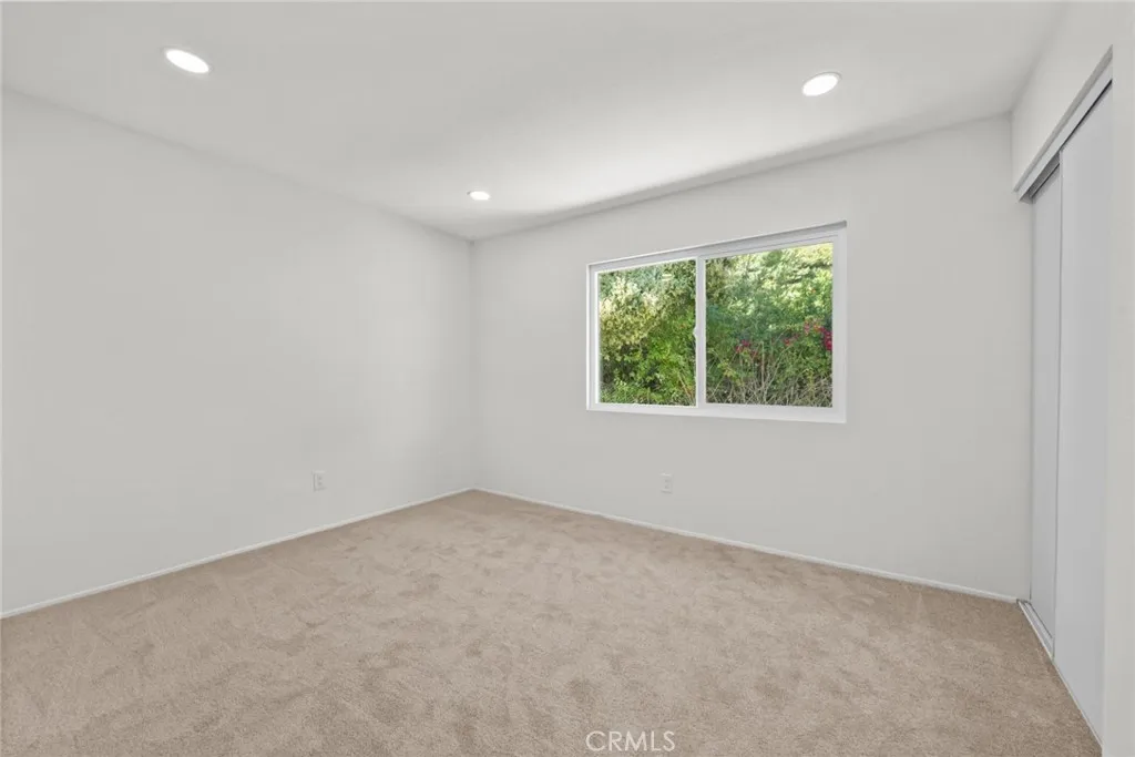 https://cdn.realtyfeed.com/cdn/127/306664992/e2112b2261024c3997affb7abe7fba6f.webp