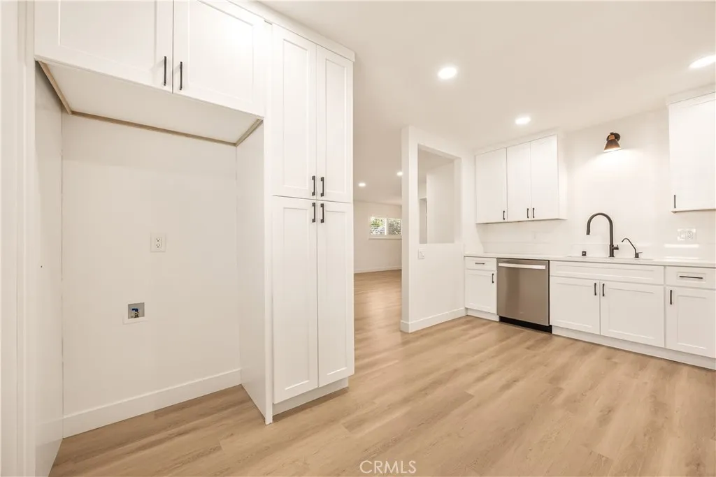 https://cdn.realtyfeed.com/cdn/127/306665162/d516922f6e69712276e4ff3a70f63292.webp