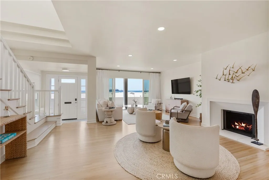 5537 Seaside Walk, Long Beach, CA, 90803