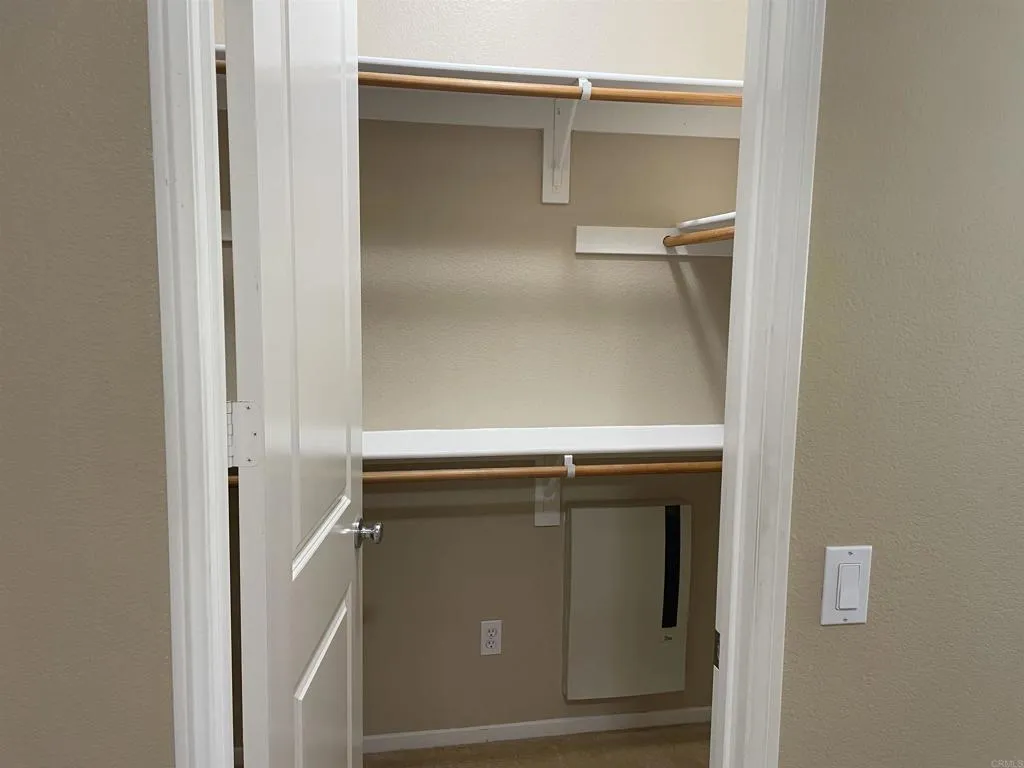 https://cdn.realtyfeed.com/cdn/127/306665238/647d8ae8fb8b4f4d61a81898346fe1b3.webp