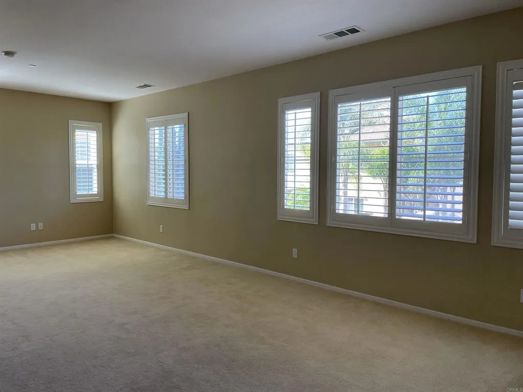 https://cdn.realtyfeed.com/cdn/127/306665238/c7b859c6b64e92945b14f27d46d4bb5a.webp
