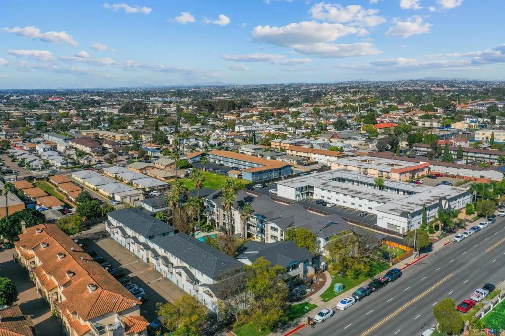 https://cdn.realtyfeed.com/cdn/127/306665251/372f82ce355c5417f1463101a53e5275.webp