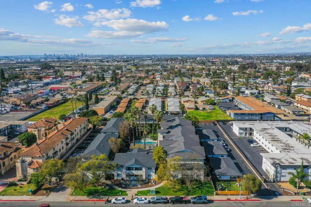 https://cdn.realtyfeed.com/cdn/127/306665251/bb1025ae3a9f42613b335679100ab5c0.webp