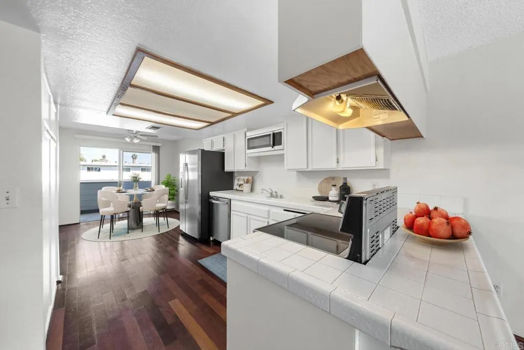 https://cdn.realtyfeed.com/cdn/127/306665251/ce50634a55f35d520476c2d6316aa34b.webp