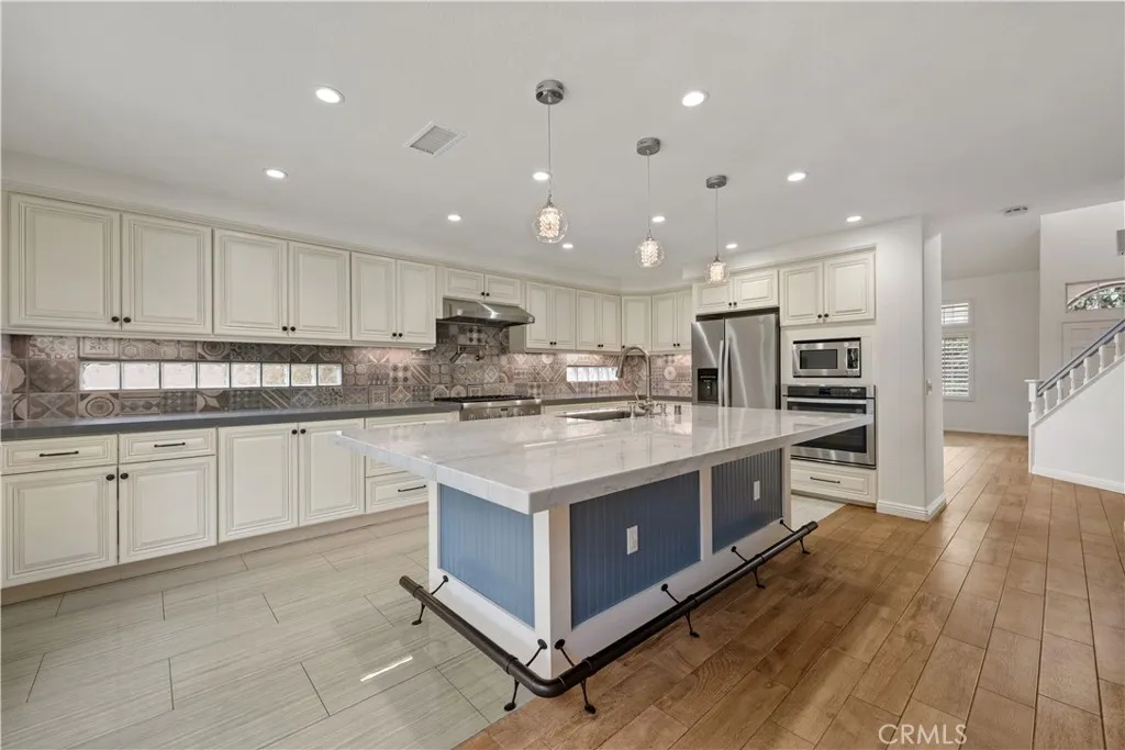 Mission Viejo, CA, 92692