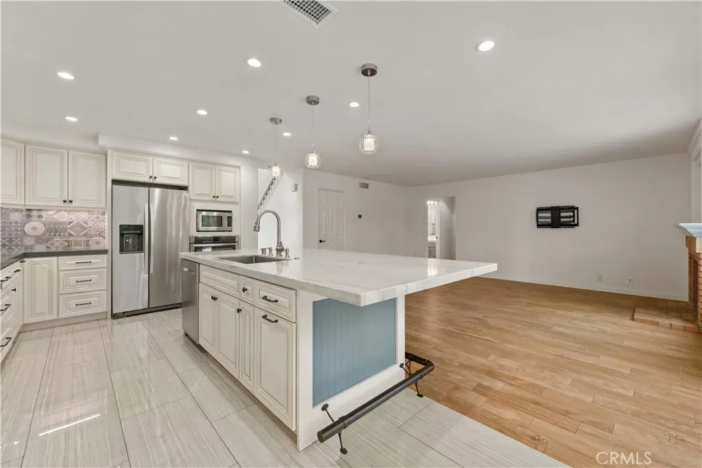 Mission Viejo, CA, 92692