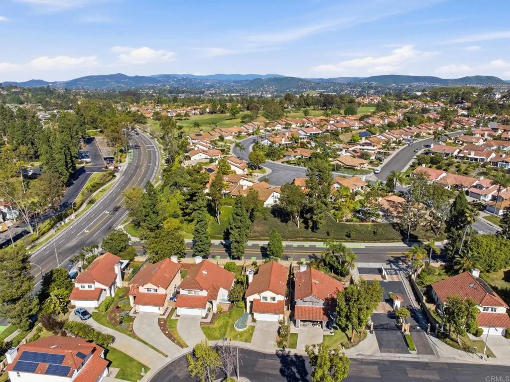https://cdn.realtyfeed.com/cdn/127/306665297/0131886fc596d1331a0be9432d058650.webp