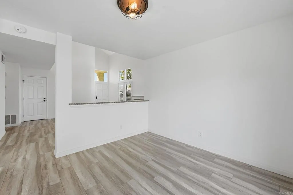 https://cdn.realtyfeed.com/cdn/127/306665297/2611cdec6634b3d1f1a22b95187b83eb.webp