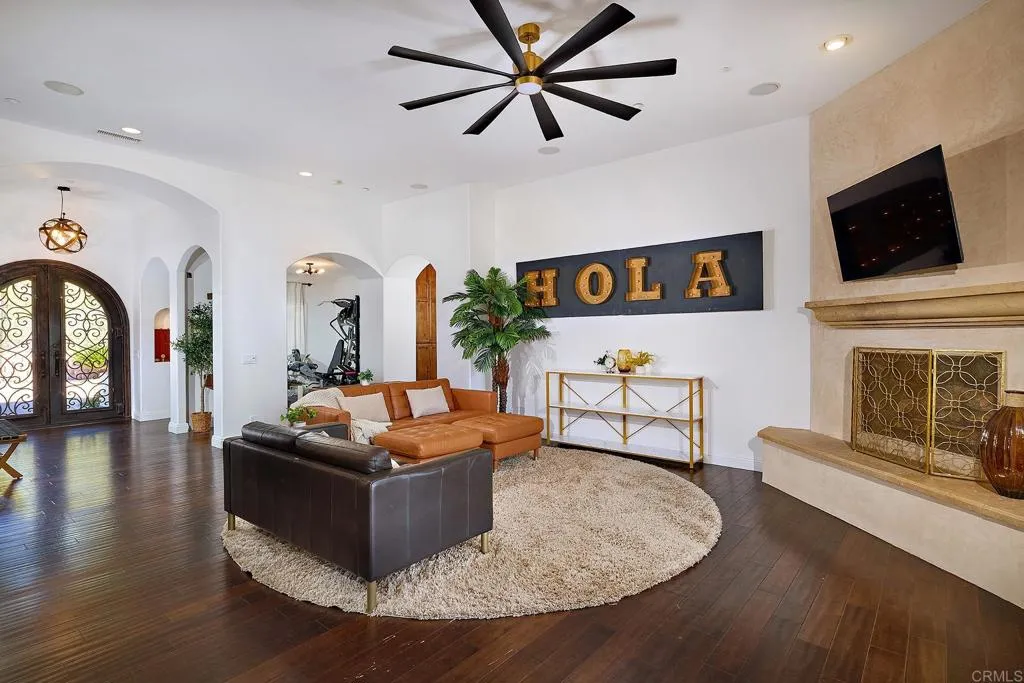 https://cdn.realtyfeed.com/cdn/127/306665381/16821ce5dc1142e3ca932ae313449ae7.webp
