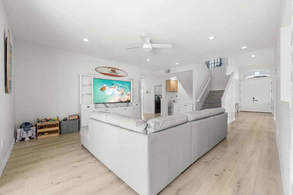 https://cdn.realtyfeed.com/cdn/127/306665383/2499dc2de5a20e4ff6cc40937ba52bf9.webp