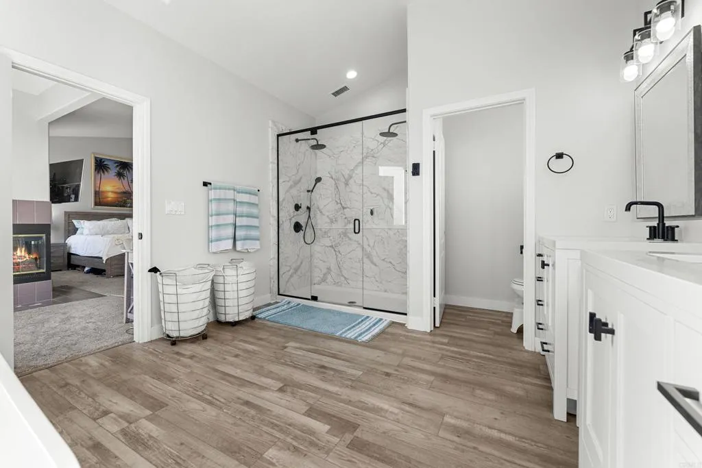https://cdn.realtyfeed.com/cdn/127/306665383/30bd8d42e9a0a83dcfbe89f87f449560.webp