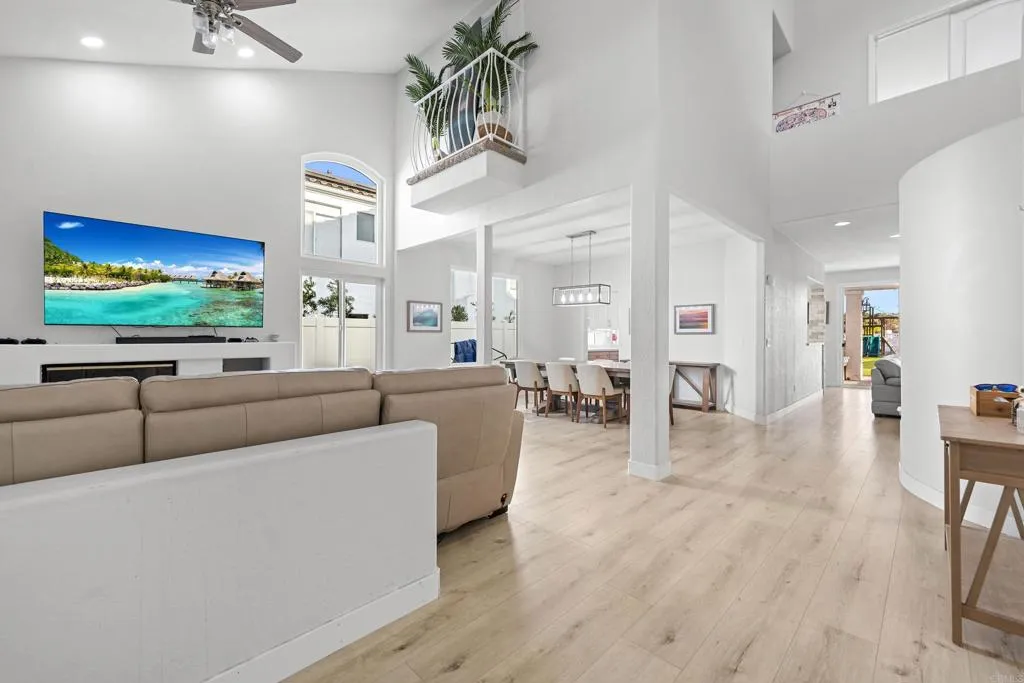 https://cdn.realtyfeed.com/cdn/127/306665383/3b38fa45c48d404146c70041d0142f3d.webp