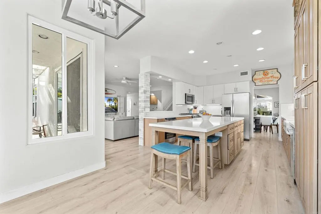 https://cdn.realtyfeed.com/cdn/127/306665383/abdd54398158b92764c65efad44523a1.webp