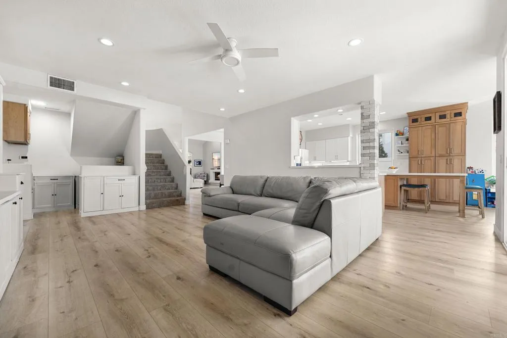 https://cdn.realtyfeed.com/cdn/127/306665383/b3885a889e8e62f5e3e0eb7f88353600.webp