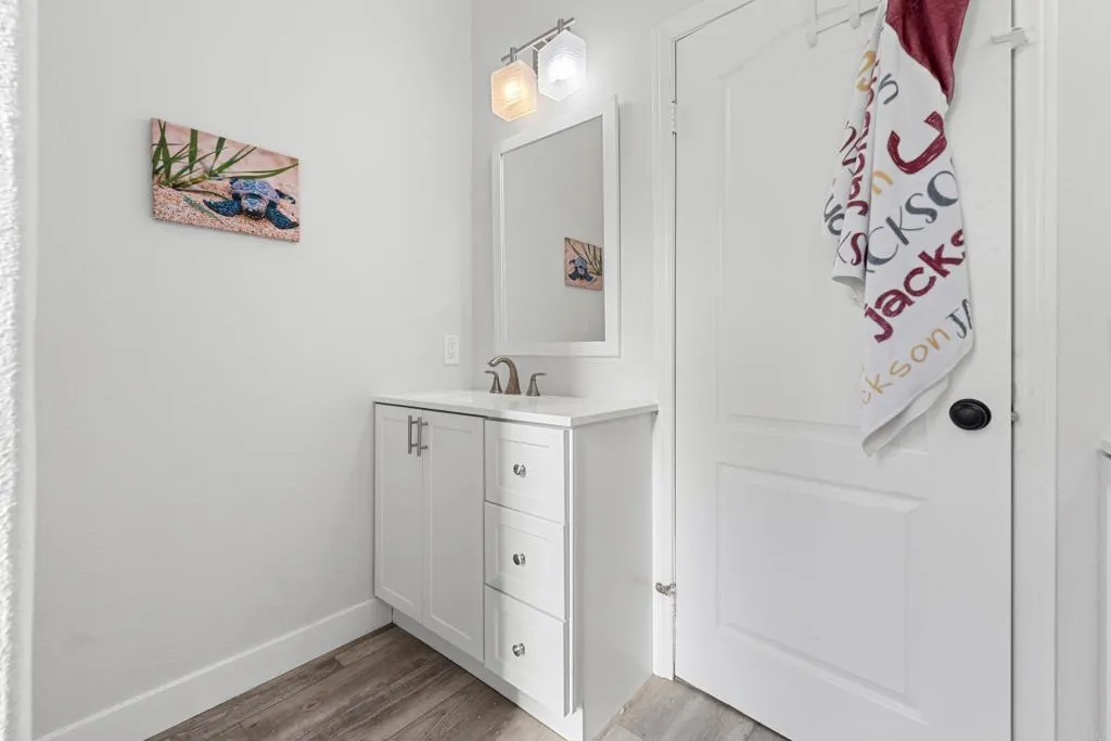 https://cdn.realtyfeed.com/cdn/127/306665383/b3c2541eb2204ee339c5034b3a0f3594.webp
