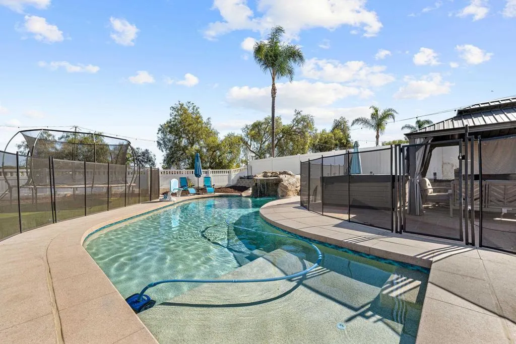 https://cdn.realtyfeed.com/cdn/127/306665383/e89704103a6fbe1aa270d275ed02b5f6.webp